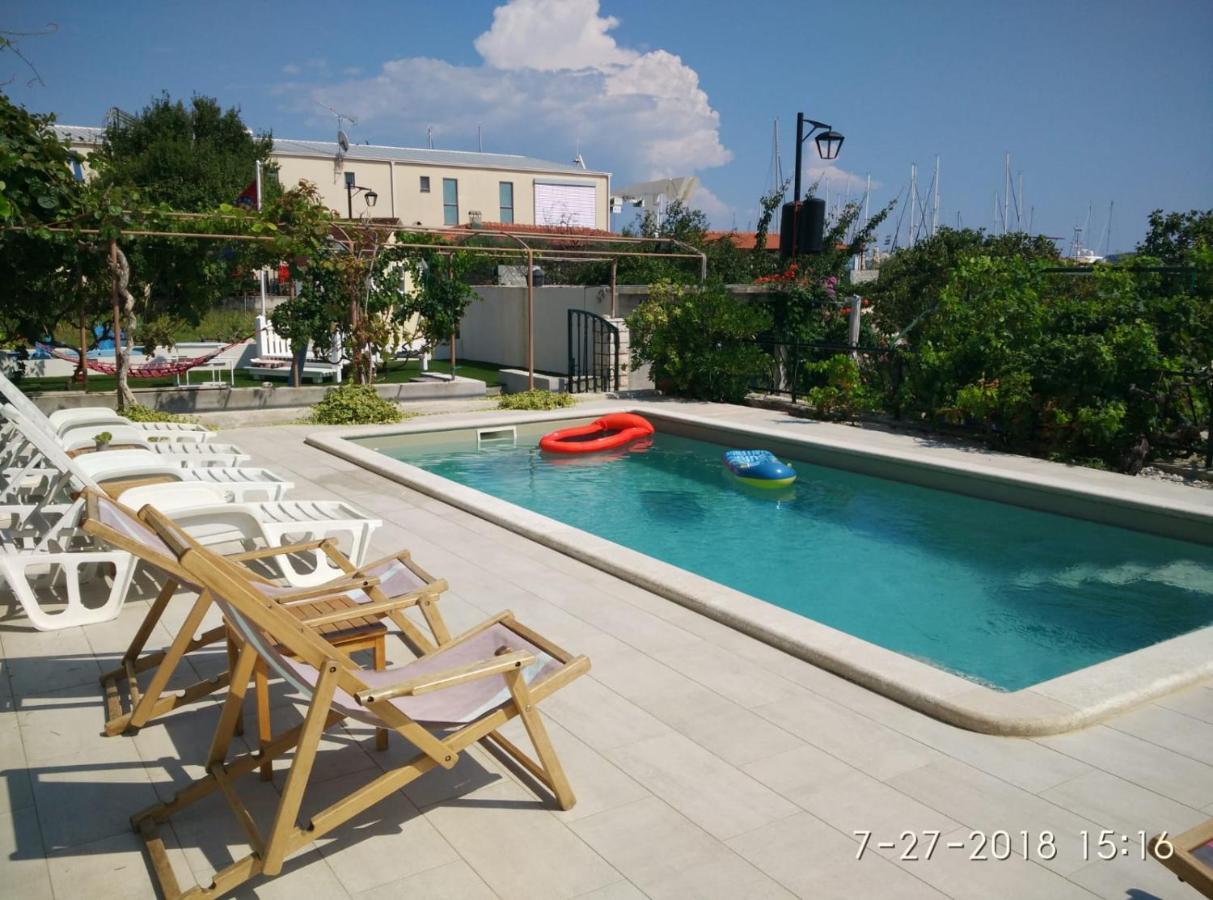 Apartments Gina Trogir Exterior foto
